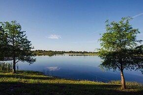 Stylish and Accessible in Vista Cay With Lake View - 3bd/2ba Condo 3vc