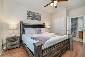 Stylish and Accessible in Vista Cay With Lake View - 3bd/2ba Condo 3vc