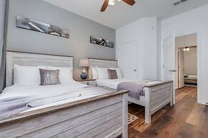 Stylish and Contemporary Vista Cay Hideaway - Lake View 3bd/2ba #3vc41