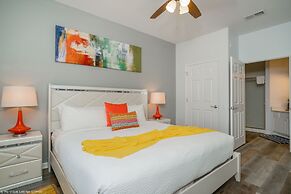 Stylish and Contemporary Vista Cay Hideaway - Lake View 3bd/2ba #3vc41