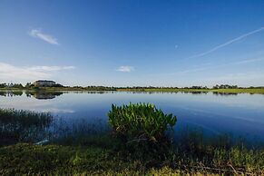 Stylish and Contemporary Vista Cay Hideaway - Lake View 3bd/2ba #3vc41