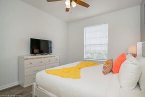 Stylish and Contemporary Vista Cay Hideaway - Lake View 3bd/2ba #3vc41