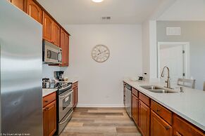 Stylish and Contemporary Vista Cay Hideaway - Lake View 3bd/2ba #3vc41