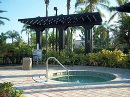 Stylish and Contemporary Vista Cay Hideaway - Lake View 3bd/2ba #3vc41