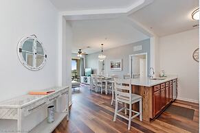 Stylish and Contemporary Vista Cay Hideaway - Lake View 3bd/2ba #3vc41