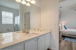 Stylish and Contemporary Vista Cay Hideaway - Lake View 3bd/2ba #3vc41