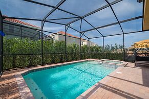 Breathtaking Spacious Pool Home Near Disney. Star Wars Room! 7BD #7st4