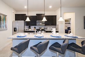 Breathtaking Spacious Pool Home Near Disney. Star Wars Room! 7BD #7st4