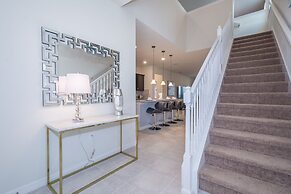 Breathtaking Spacious Pool Home Near Disney. Star Wars Room! 7BD #7st4