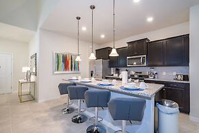 Breathtaking Spacious Pool Home Near Disney. Star Wars Room! 7BD #7st4