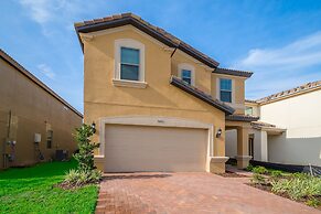 Breathtaking Spacious Pool Home Near Disney. Star Wars Room! 7BD #7st4