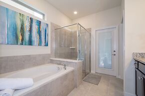 Breathtaking Spacious Pool Home Near Disney. Star Wars Room! 7BD #7st4