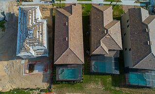 Breathtaking Spacious Pool Home Near Disney. Star Wars Room! 7BD #7st4