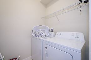 Breathtaking Spacious Pool Home Near Disney. Star Wars Room! 7BD #7st4