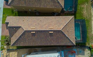 Breathtaking Spacious Pool Home Near Disney. Star Wars Room! 7BD #7st4