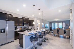 Breathtaking Spacious Pool Home Near Disney. Star Wars Room! 7BD #7st4