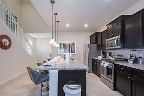 Breathtaking Spacious Pool Home Near Disney. Star Wars Room! 7BD #7st4