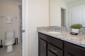Breathtaking Spacious Pool Home Near Disney. Star Wars Room! 7BD #7st4