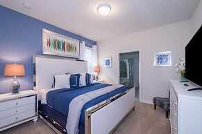 Breathtaking Spacious Pool Home Near Disney. Star Wars Room! 7BD #7st4