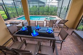 Breathtaking Spacious Pool Home Near Disney. Star Wars Room! 7BD #7st4