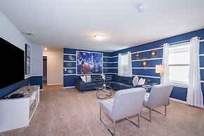 Breathtaking Spacious Pool Home Near Disney. Star Wars Room! 7BD #7st4