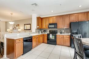 NEW Tastefully Designed Town Home. Close to Attractions, Steps From Co