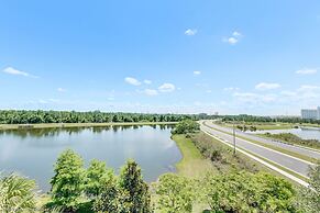 Enjoy Peaceful Lake View! Newly Decorated in Vista Cay - 3br/2b #3408