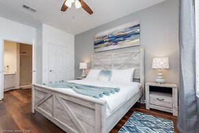 Enjoy Peaceful Lake View! Newly Decorated in Vista Cay - 3br/2b #3408