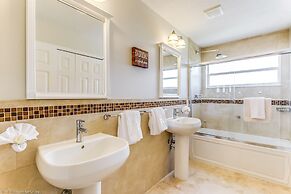 Luxurious Retreat With Marble Floors and Great Views. Near Disney! #4a