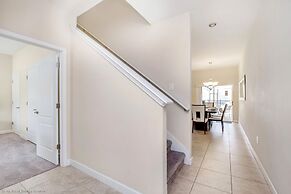 A Stylish Paradise Palms Town Home -close to Disney! 4bd/3ba -4pp971