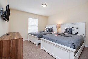 A Stylish Paradise Palms Town Home -close to Disney! 4bd/3ba -4pp971