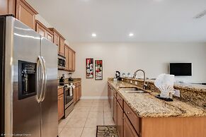 A Stylish Paradise Palms Town Home -close to Disney! 4bd/3ba -4pp971