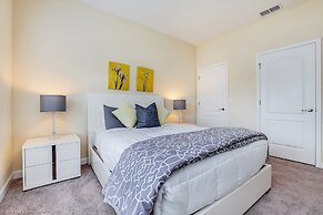 A Stylish Paradise Palms Town Home -close to Disney! 4bd/3ba -4pp971