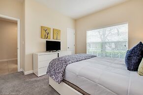 A Stylish Paradise Palms Town Home -close to Disney! 4bd/3ba -4pp971