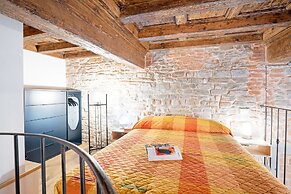 Florence Oltrarno Duplex Apartment