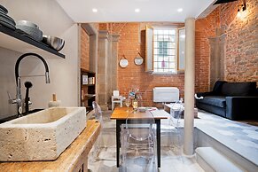 Florence Oltrarno Duplex Apartment