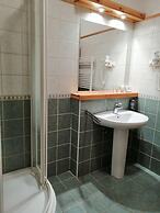 Józsi Bácsi Vendéglője és Szállodája