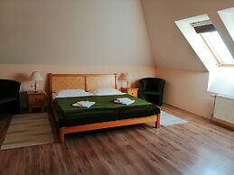 Józsi Bácsi Vendéglője és Szállodája