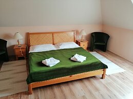 Józsi Bácsi Vendéglője és Szállodája