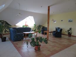 Józsi Bácsi Vendéglője és Szállodája