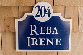 The Burrus House Inn Waterfront Suites