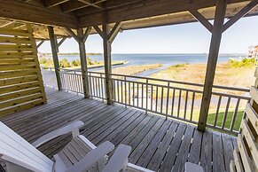 The Burrus House Inn Waterfront Suites