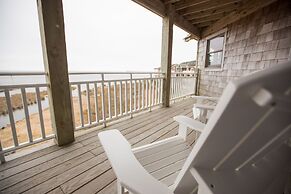 The Burrus House Inn Waterfront Suites