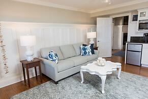 The Burrus House Inn Waterfront Suites