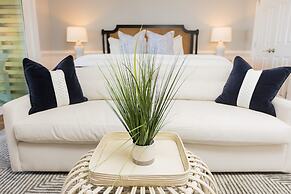 The Burrus House Inn Waterfront Suites