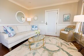 The Burrus House Inn Waterfront Suites