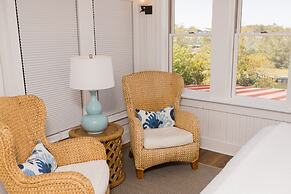 The Burrus House Inn Waterfront Suites