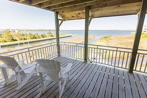 The Burrus House Inn Waterfront Suites