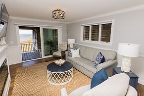 The Burrus House Inn Waterfront Suites