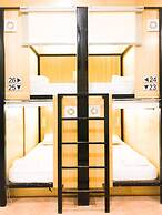 Chiasti Capsule Hostel - Adults Only